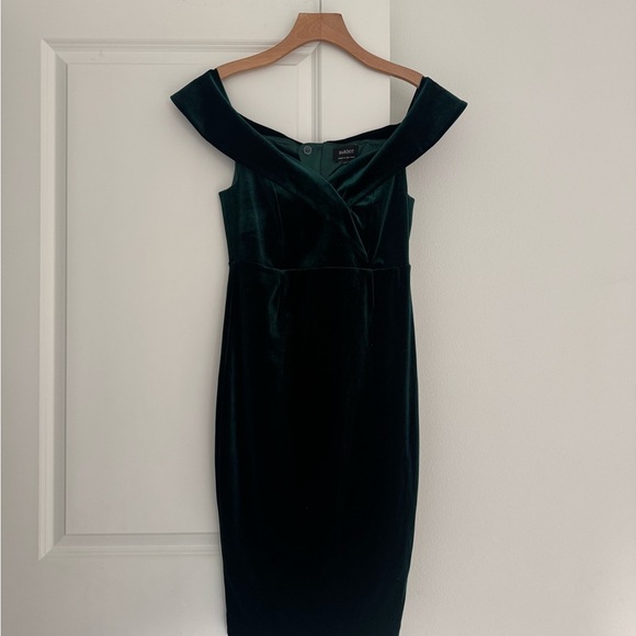 NEW Bardot women’s Off-The-Shoulder Sweetheart Velvet sheath Dress small 4 6 - Picture 4 of 10